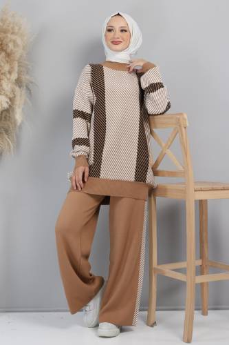Asimetrik Çizgili Triko Takım TSD220721 Camel 