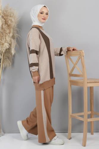 Asimetrik Çizgili Triko Takım TSD220721 Camel - 3