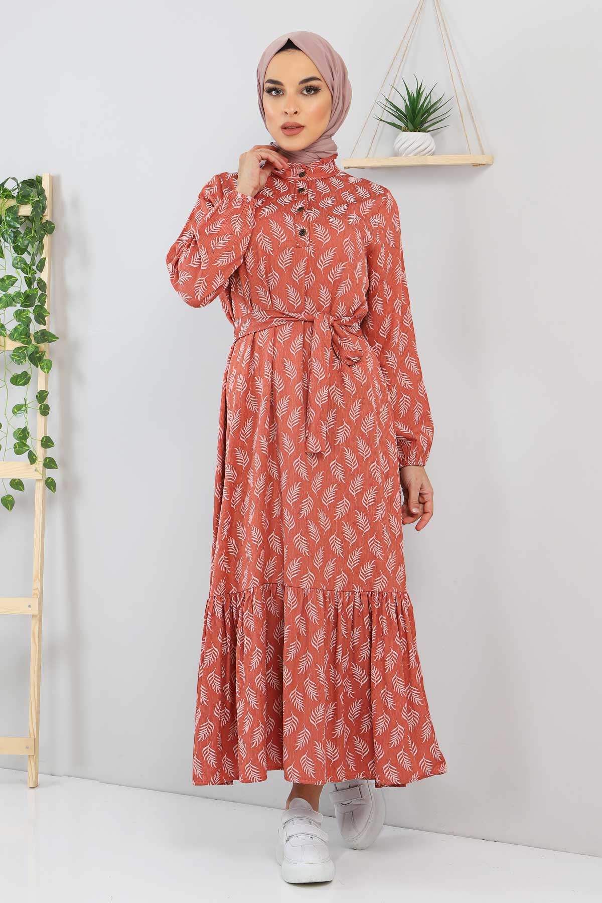 Tesettür Dünyası - Beli Bağlamalı Yaprak Desenli Tesettür Elbise TSD211239 Somon
