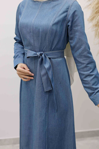 Beli Kuşaklı Dikiş Detaylı Kot Elbise TSD260127 Açık Mavi - 4