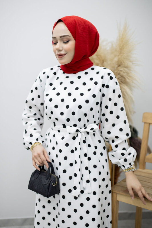 Beli Kuşaklı Puantiyeli Elbise TSD260206 Beyaz - Tesettür Dünyası (1)