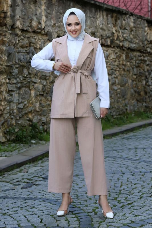 Beli Kuşaklı Yelekli Çizgili Takım TSD240102 Vizon - 3