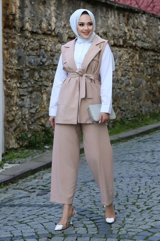 Beli Kuşaklı Yelekli Çizgili Takım TSD240102 Vizon - 4