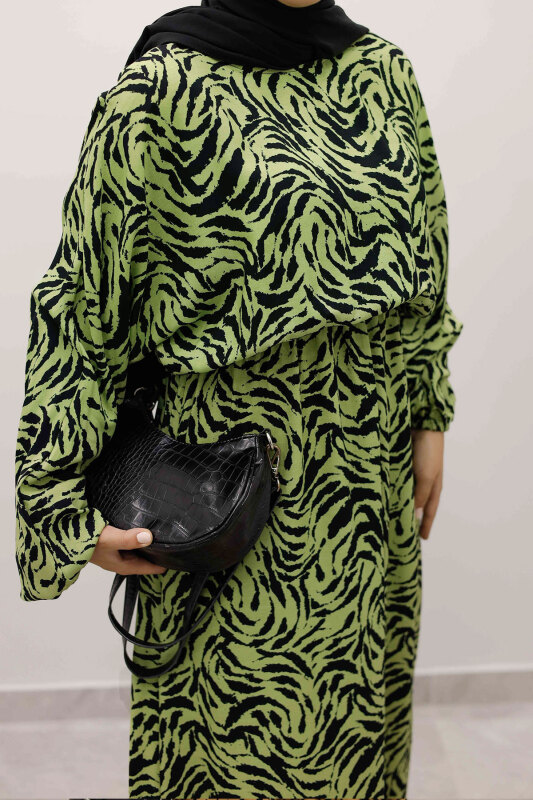 Beli Lastikli Yarasa Kol Viskon Elbise TSD250235 Fıstık Yeşili - 4