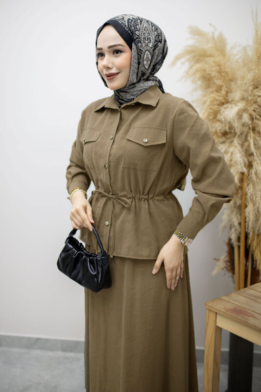 Cepli Beli Büzgülü Etekli Takım TSD260171 Haki - Tesettür Dünyası (1)