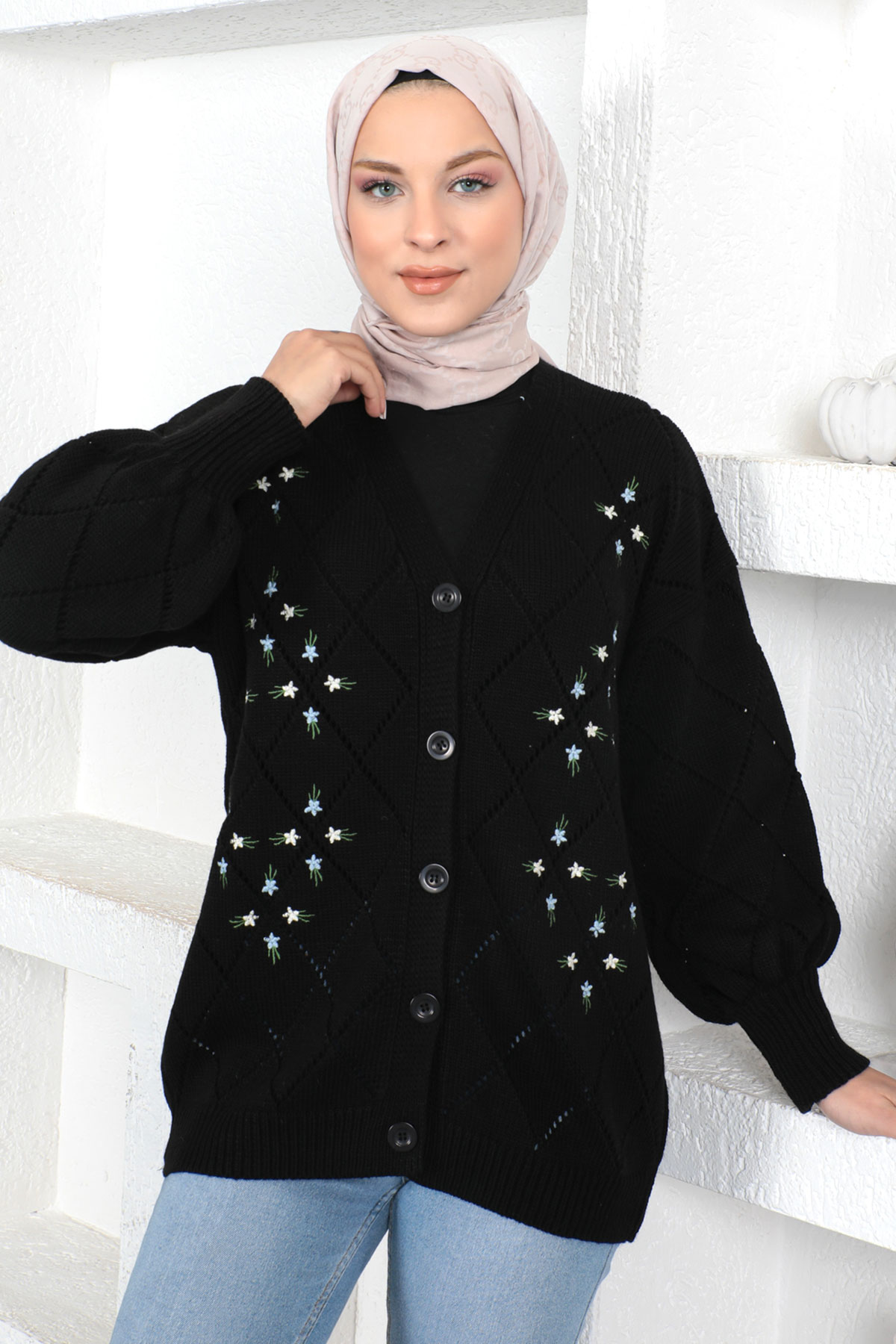 Tesettür Dünyası - Çiçek Desenli Triko Hırka TSD230350 Siyah