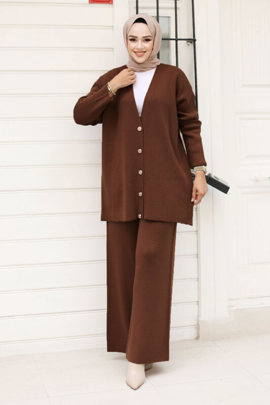 Düğmesi Taşlı Triko Hırka Takım TSD240932 Acı Kahve - Tesettür Dünyası
