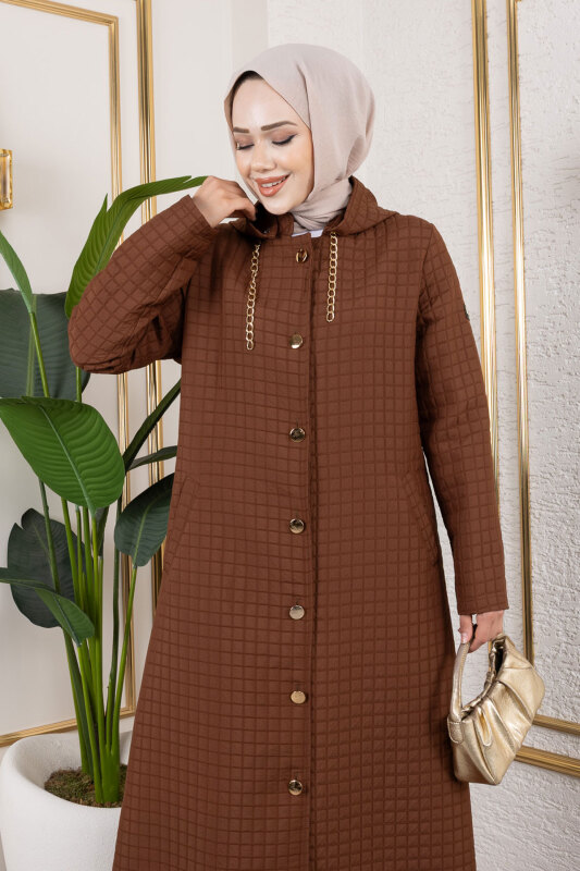 Kapüşonlu Zincir Detaylı Kapitone Kap TSD250162 Kahverengi - TESETTÜR DÜNYASI (1)