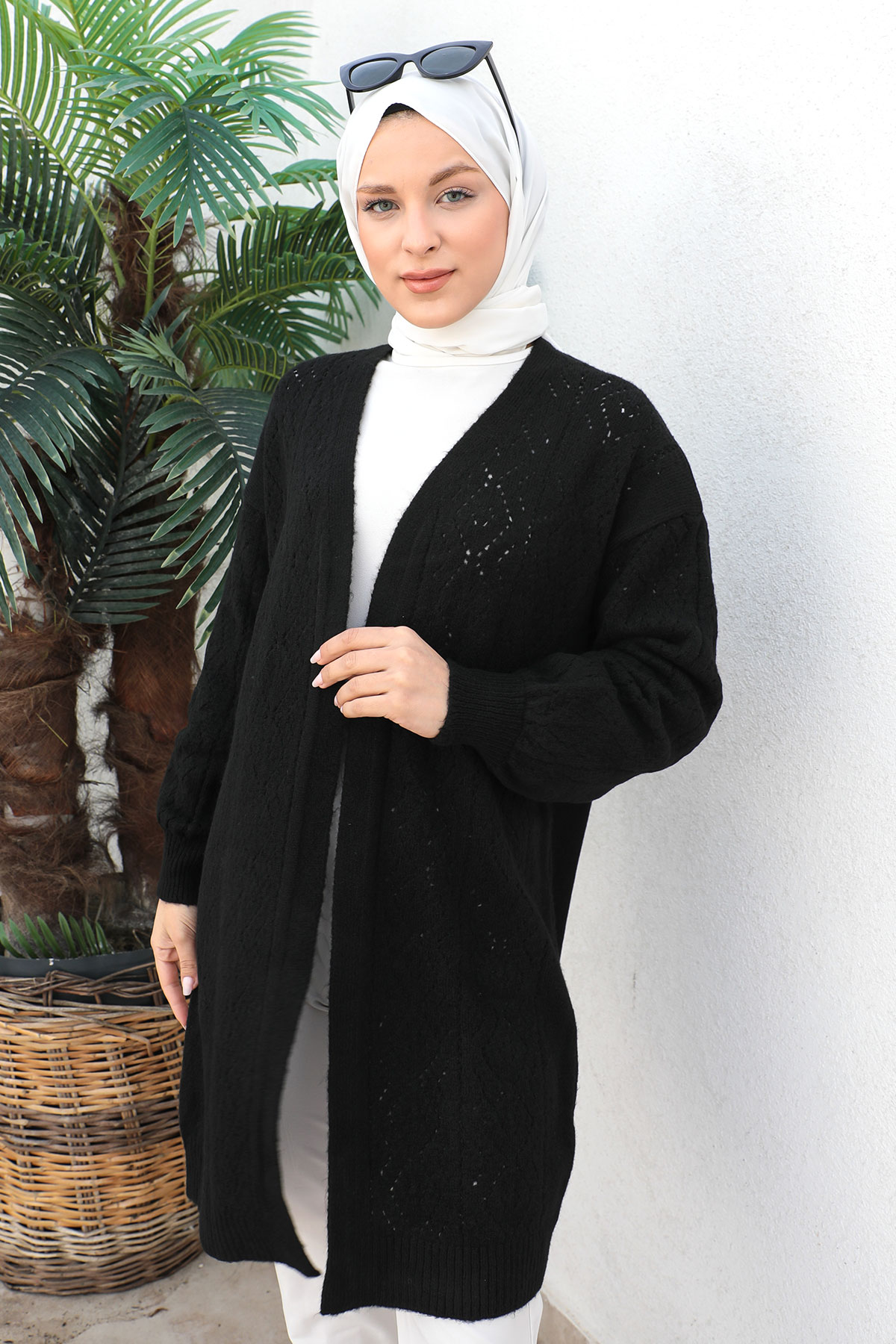Tesettür Dünyası - Kendinden Desenli Triko Hırka TSD230210 Siyah