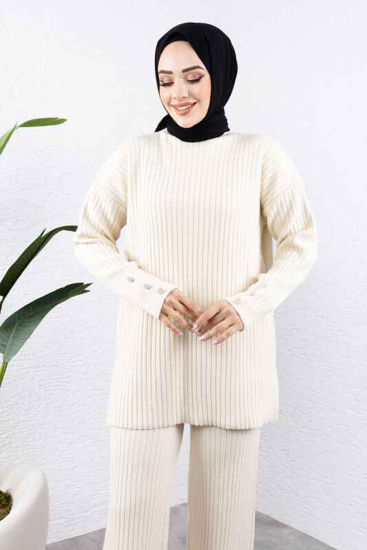 Kolu Ucu Düğme Detaylı Triko Takım TSD240947 Bej - Tesettür Dünyası (1)