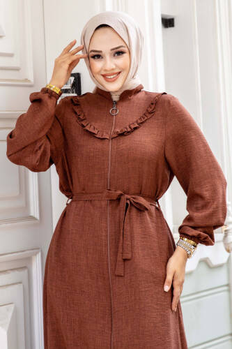 Önü Fırfır Detaylı Fermuarlı Tesettür Ferace TSD240510 Kahverengi - Tesettür Dünyası (1)