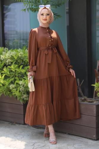 Önü Fırfırlı Elbise TSD220538 Kahverengi - Tesettür Dünyası