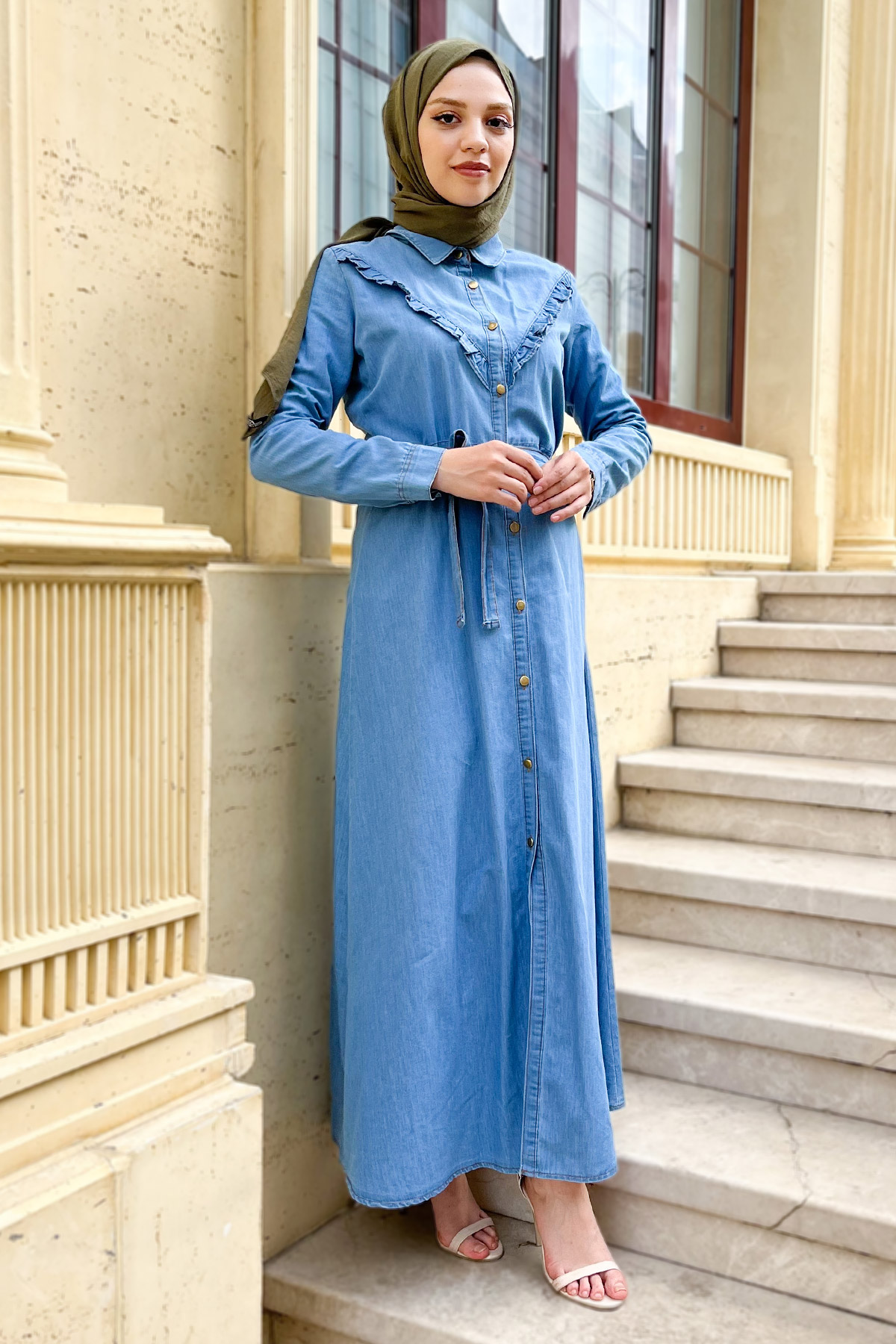 Tesettür Dünyası - Önü Fırfırlı Kemerli Kot Elbise TSD220836 Açık Mavi