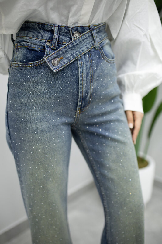 Taşlı Çapraz Kemerli Kot Pantolon TSD260194 Yıkamali Açık Mavi - Tesettür Dünyası (1)