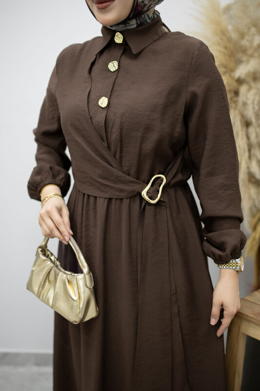 Yan Bağlamalı Toka Detaylı Elbise TSD260203 Kahverengi - 4