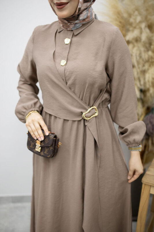 Yan Bağlamalı Toka Detaylı Elbise TSD260203 Vizon - 4