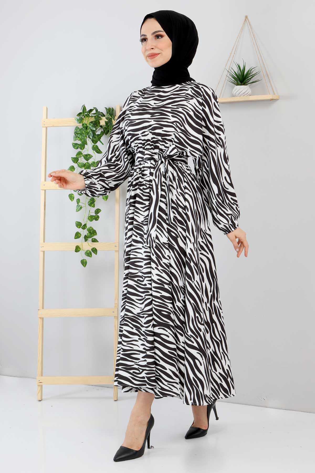 Tesettür Dünyası - Zebra Desenli Elbise TSD220113 Siyah